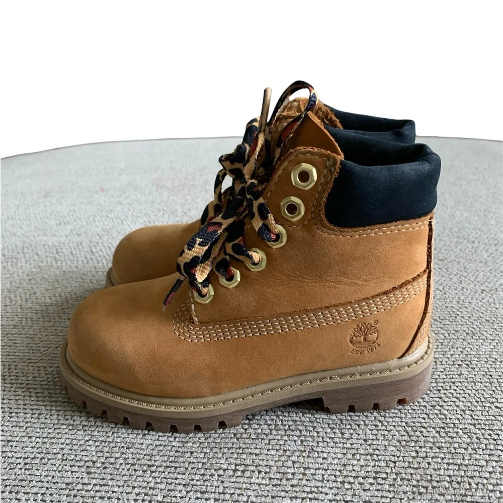 Timberland boots unisex. Size 9